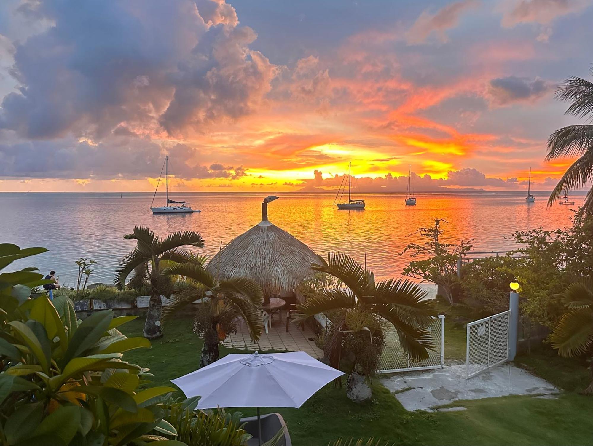 Meri Lodge Huahine Fare Εξωτερικό φωτογραφία